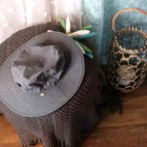 Sun hat by solar escape
